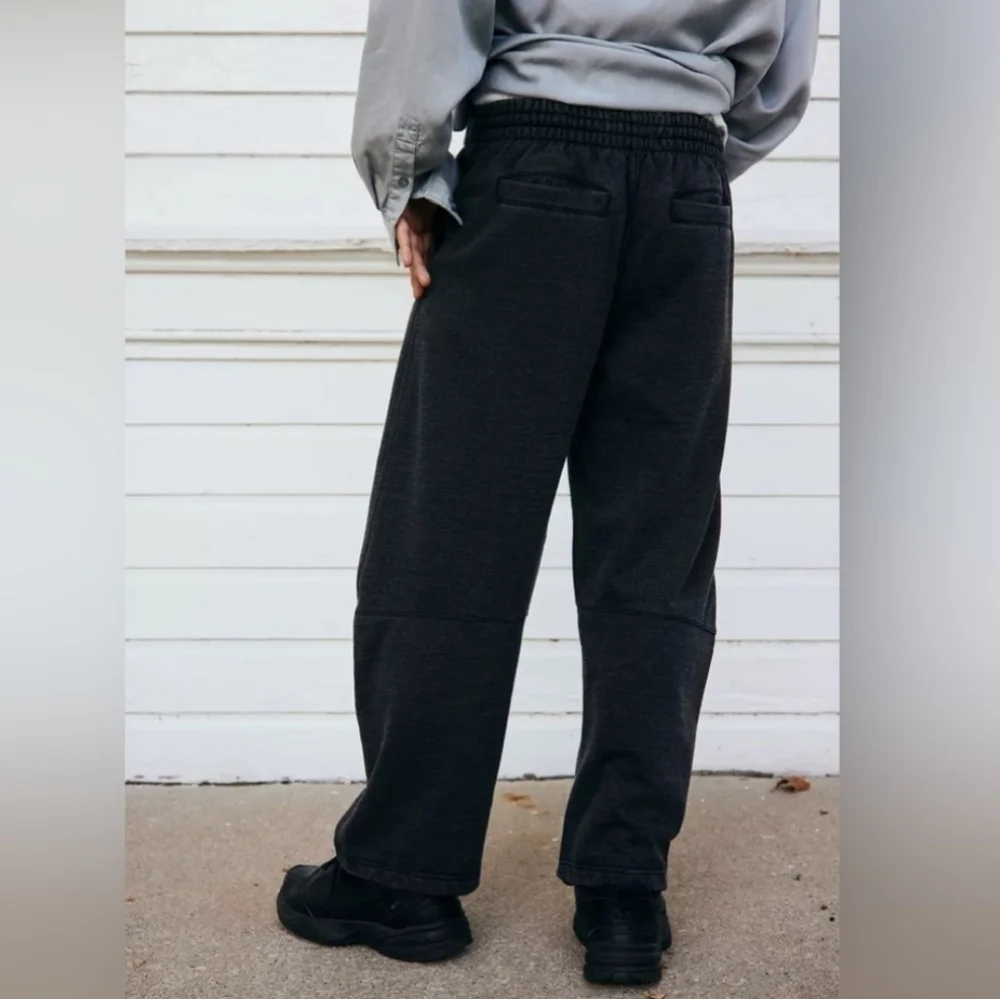 UO BDG Men's Relaxed fit Bowed Sweatpants Barely Green Athleasure Cozy Cabin L